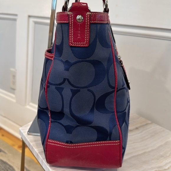 Coach Bag Laura Signature Canvas Tote - Picture 5 of 17